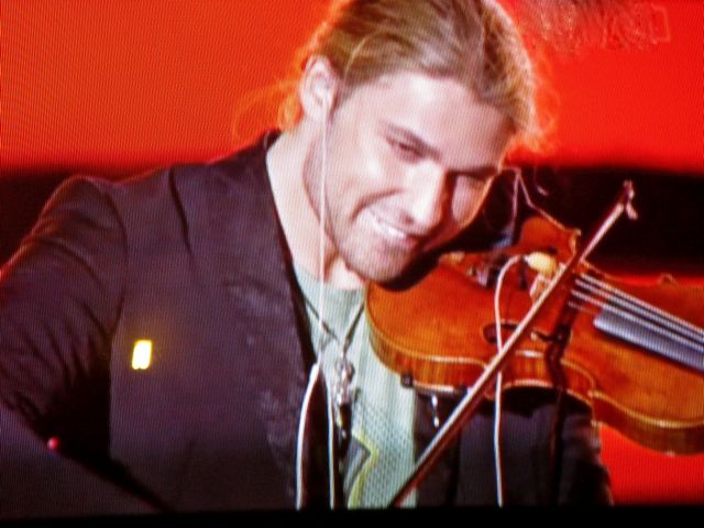 http://www.david-garrett-fans.com/20110601_davidgarrett_RAIUNO/20110601_6_davidgarrett_RAIUNO.jpg