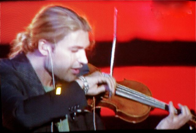 http://www.david-garrett-fans.com/20110601_davidgarrett_RAIUNO/20110601_8_davidgarrett_RAIUNO.jpg